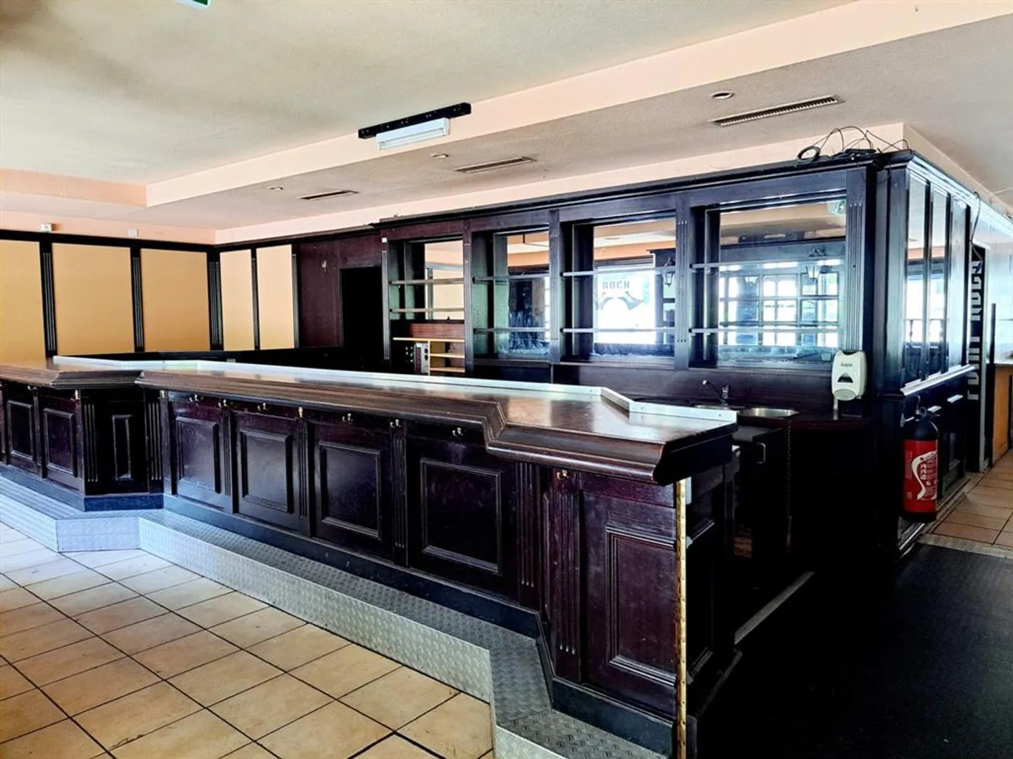 Bar à remettre - Photo 3 of 8