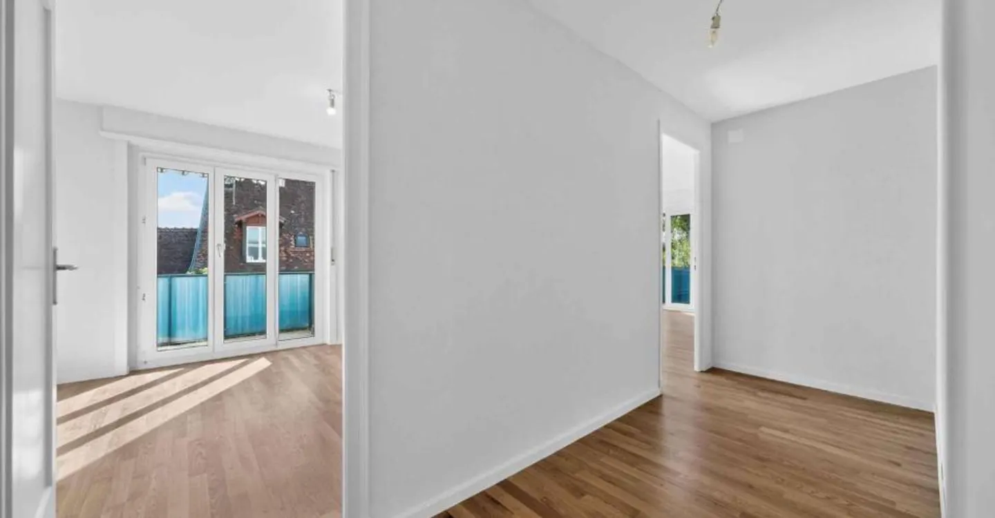 NEW! Magnificent 3.5-room apartment fully renovated - Photo 4 of 6