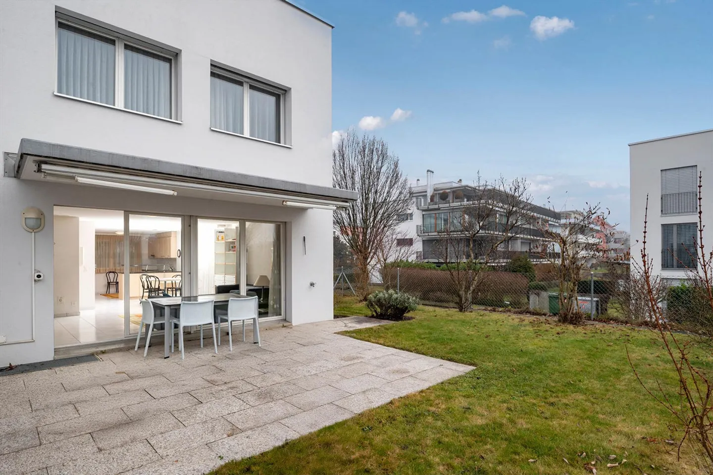 Single-family house with plenty of living space for the young family! - Photo 7 of 17