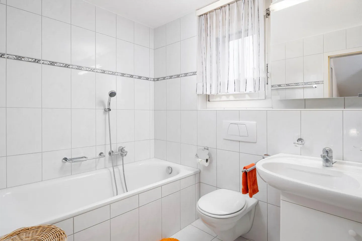 Single-family house with plenty of living space for the young family! - Photo 10 of 17