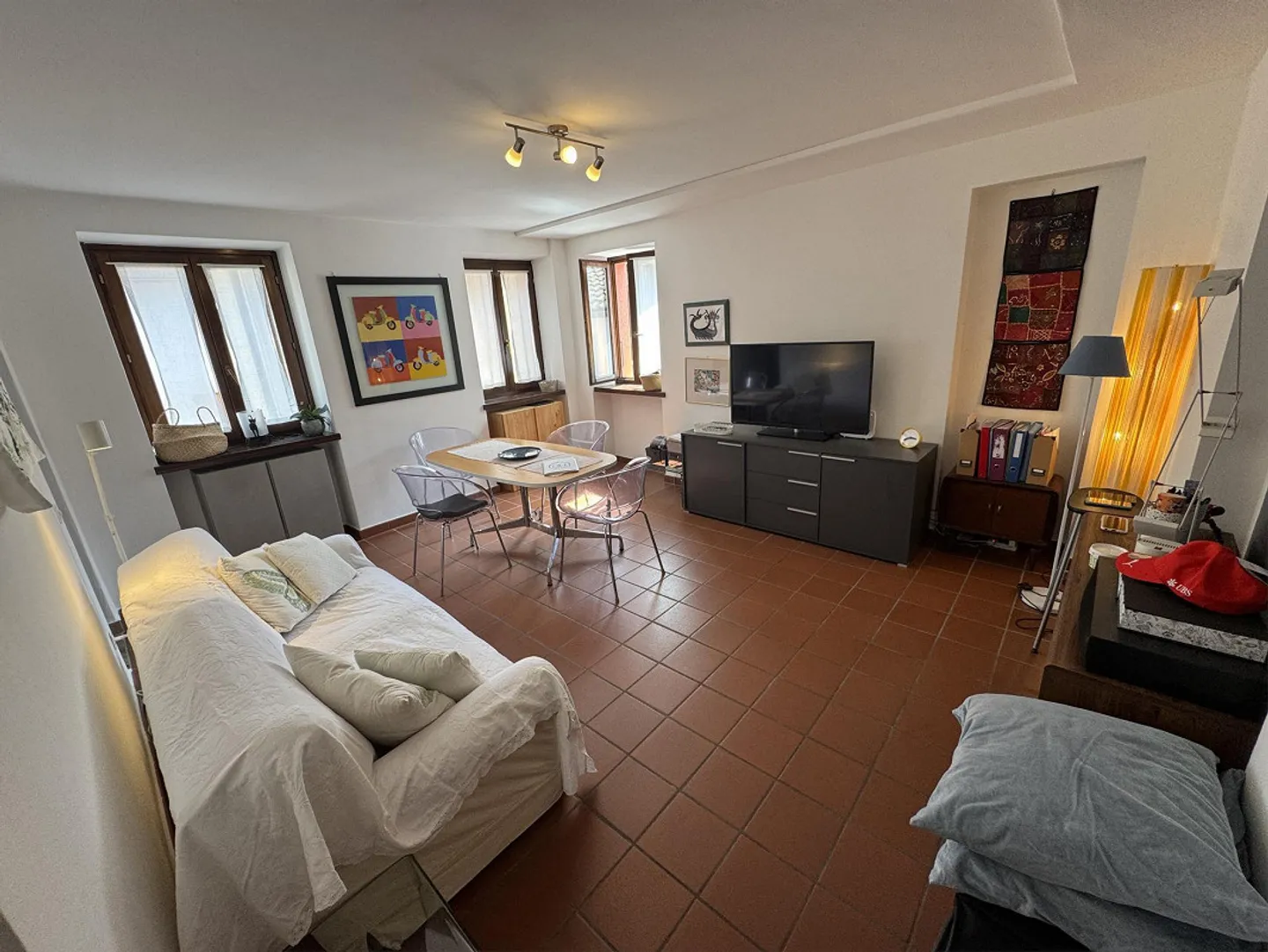 Fascinating 2.5-Room Apartment in the Heart of Vezia in a Historic House - Photo 5 of 23
