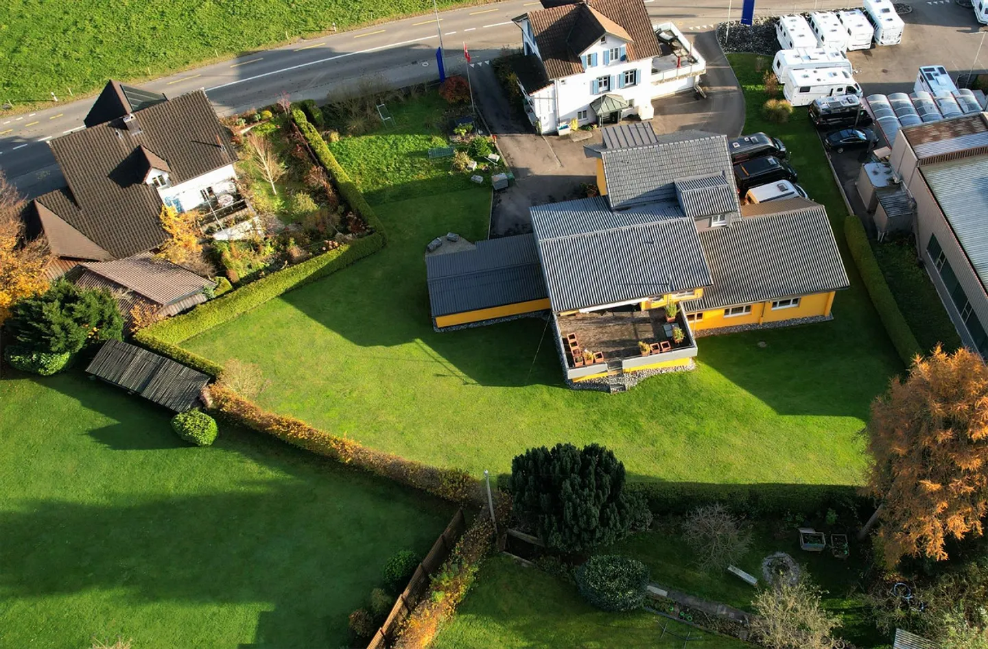 Living. Working. Arriving. – Single-family home with separate work/studio area - Photo 3 of 10