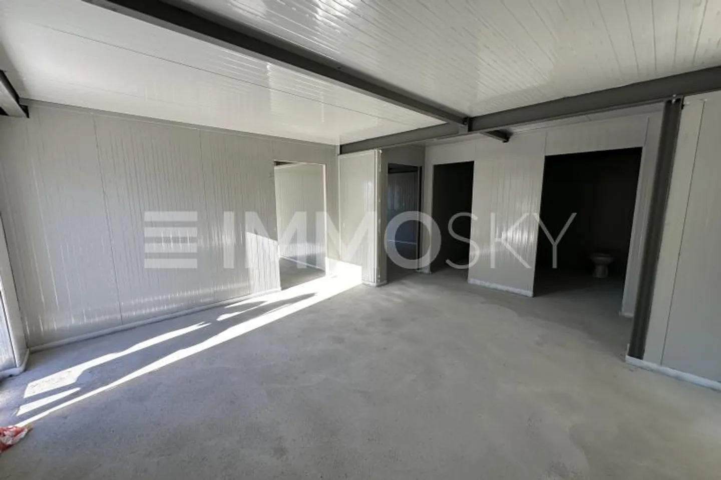 Modern Commercial Space in Riazzino - Photo 5 of 5