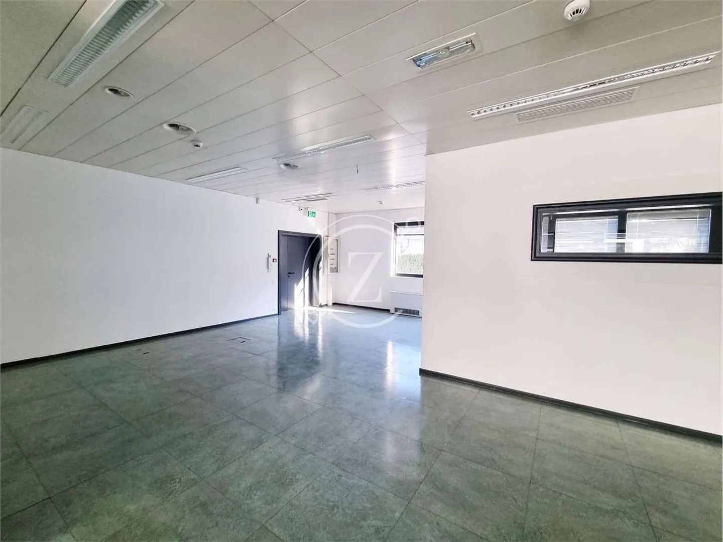 We rent administrative space of 272.25 sqm - Photo 1 of 7