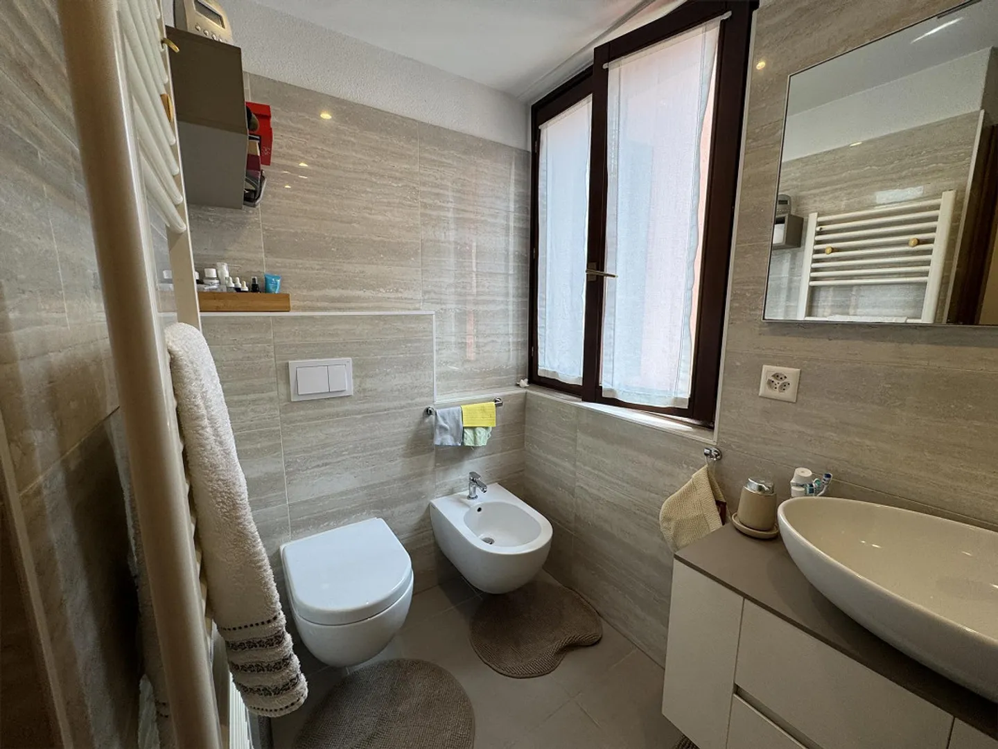 Fascinating 2.5-Room Apartment in the Heart of Vezia in a Historic House - Photo 13 of 23