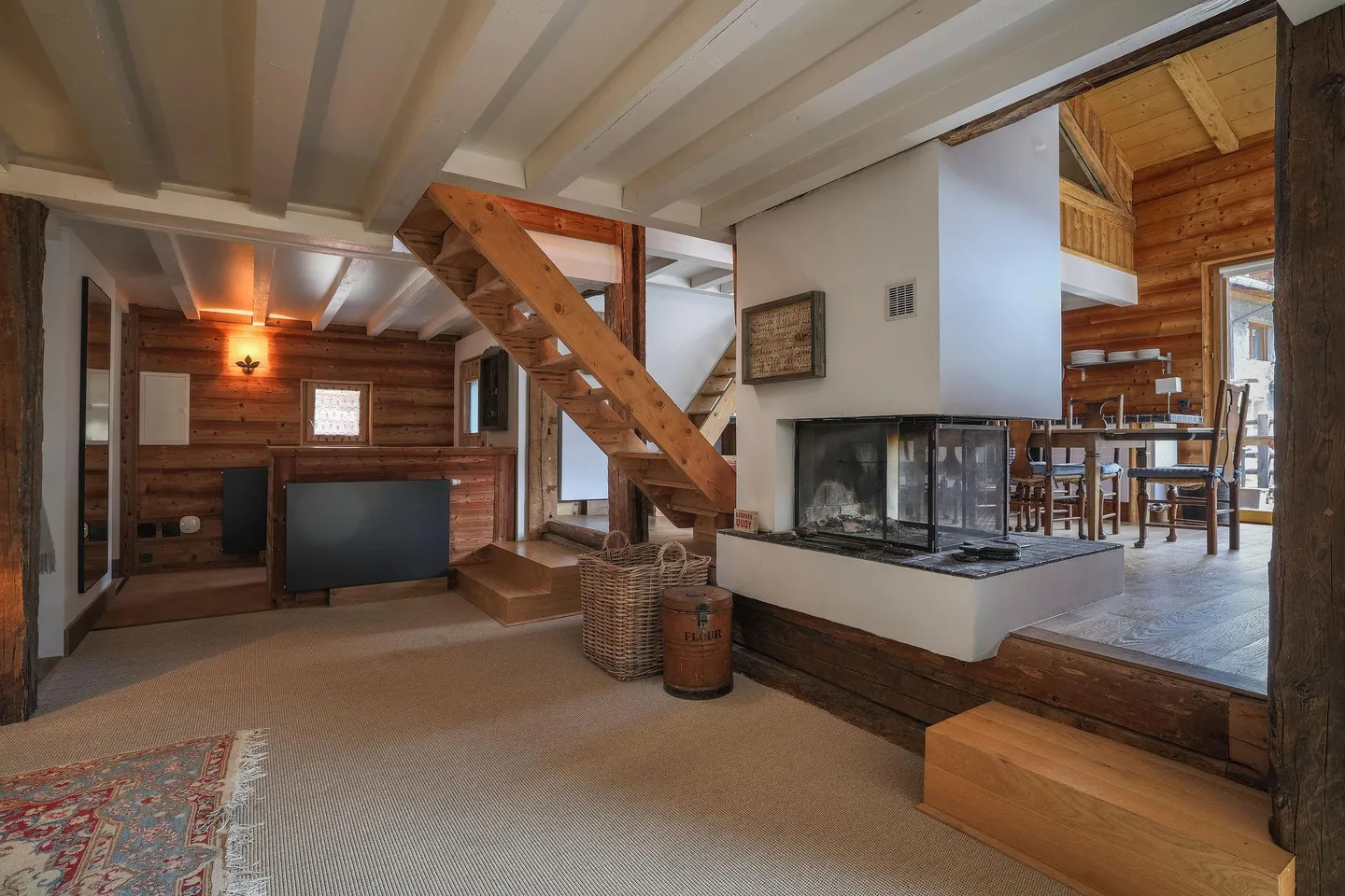 Chalet for sale - Photo 3 of 18