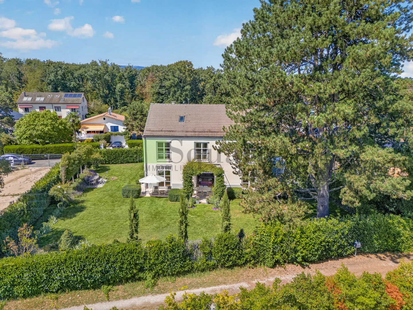 Magnificent 7-room detached villa with garden - Photo 17 of 17