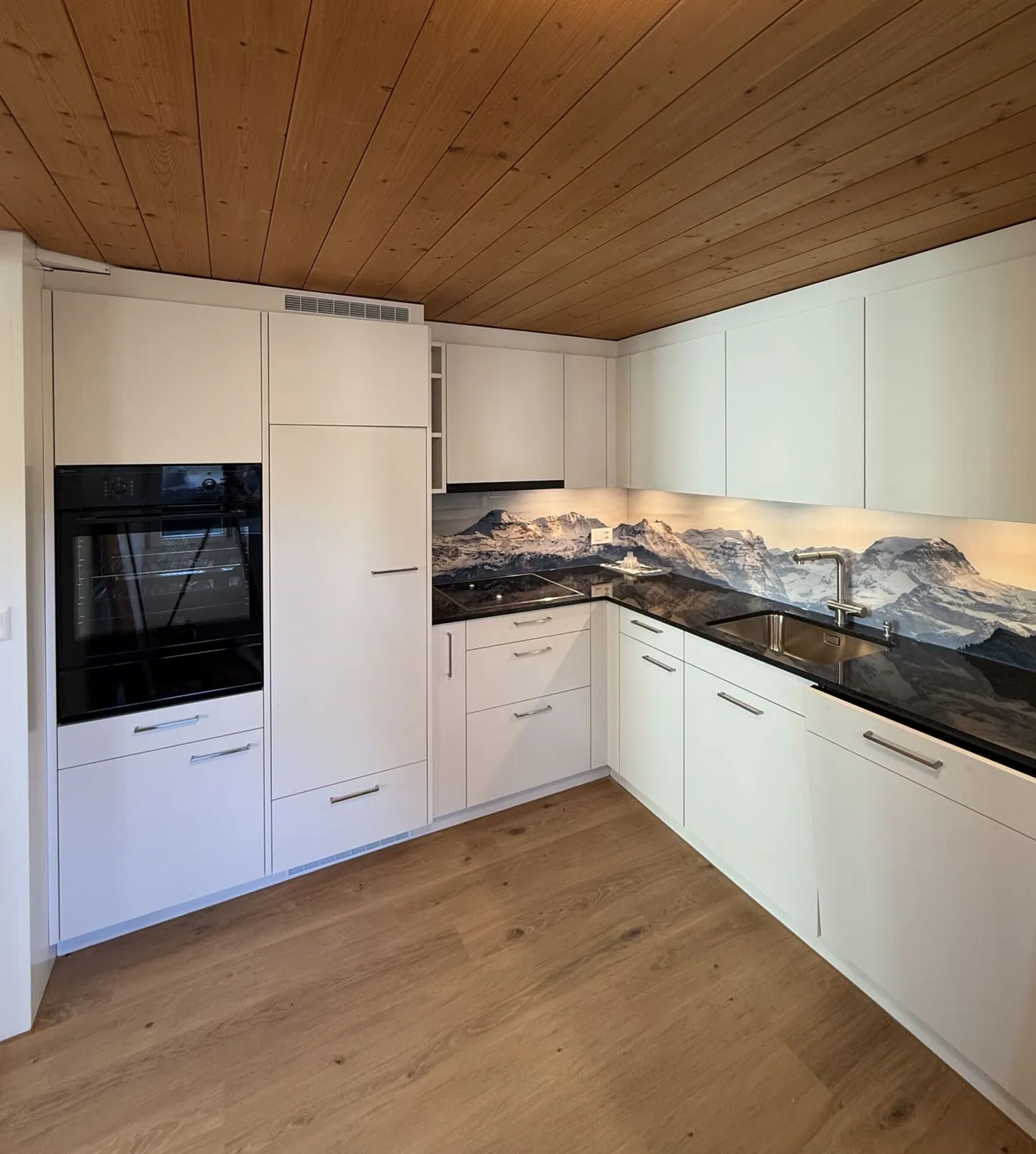 Renovated Maisonette with Terrace - Photo 4 of 6