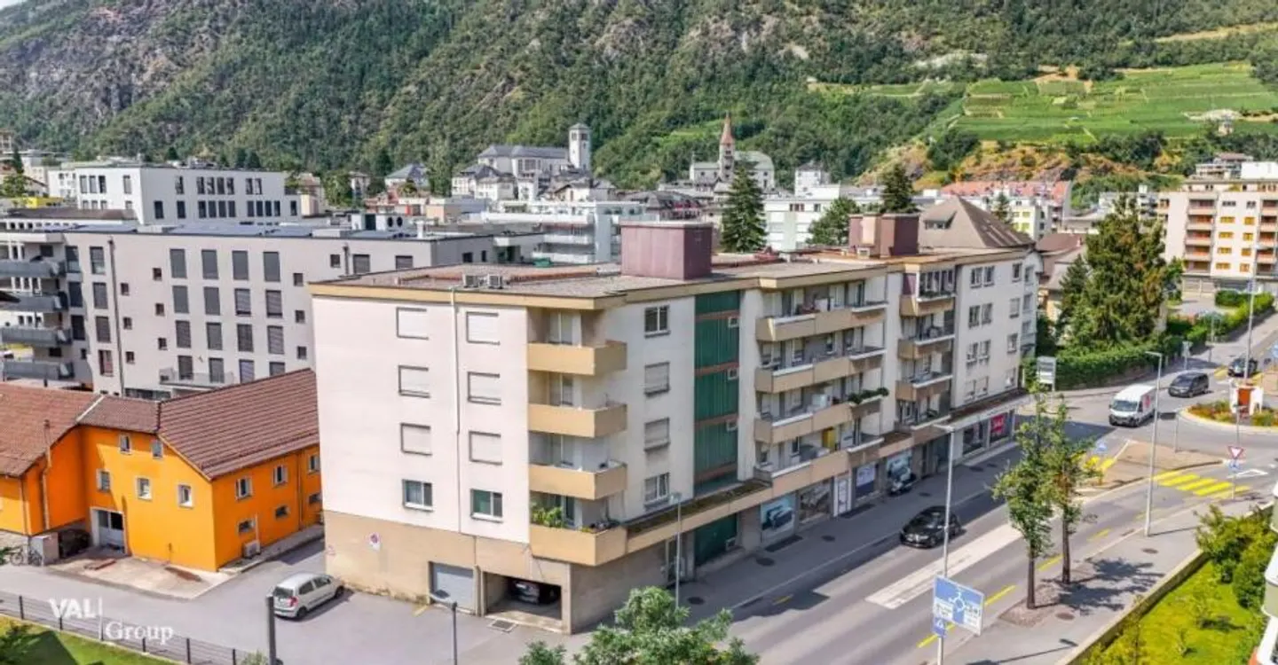 Appartement 3.5 pièces ensoleillé au centre de Visp - Photo 1 sur 12