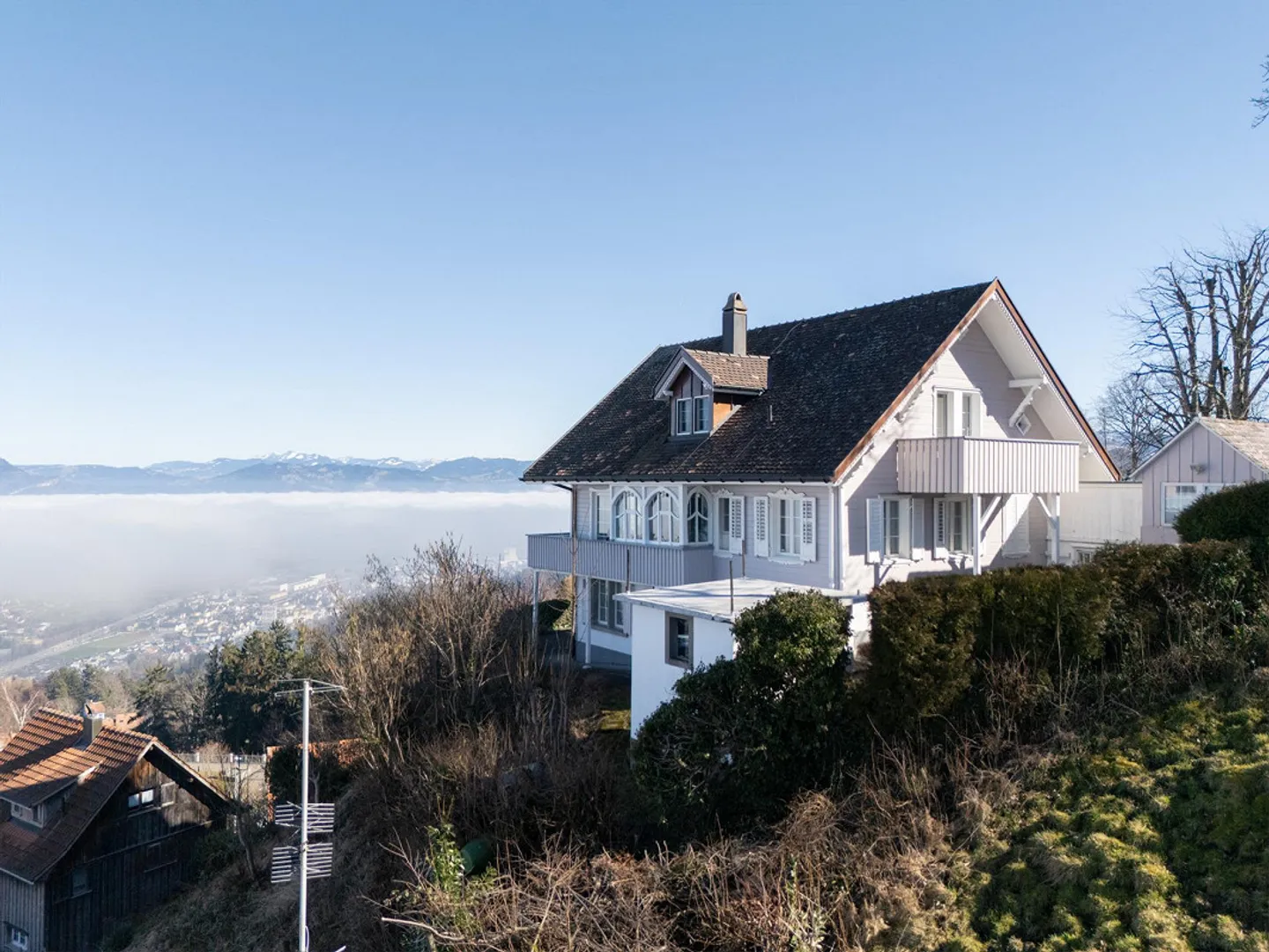 7.5-Room Single-Family House with Panoramic View - Photo 2 of 12