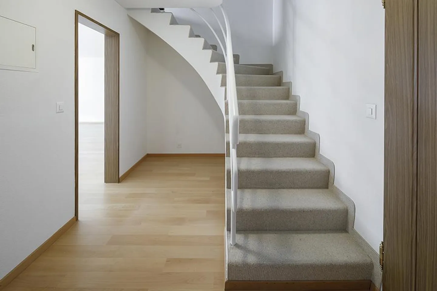 Appartement en duplex spacieux de 4,5 pièces avec vue sur le lac et panoramique - Photo 17 sur 20