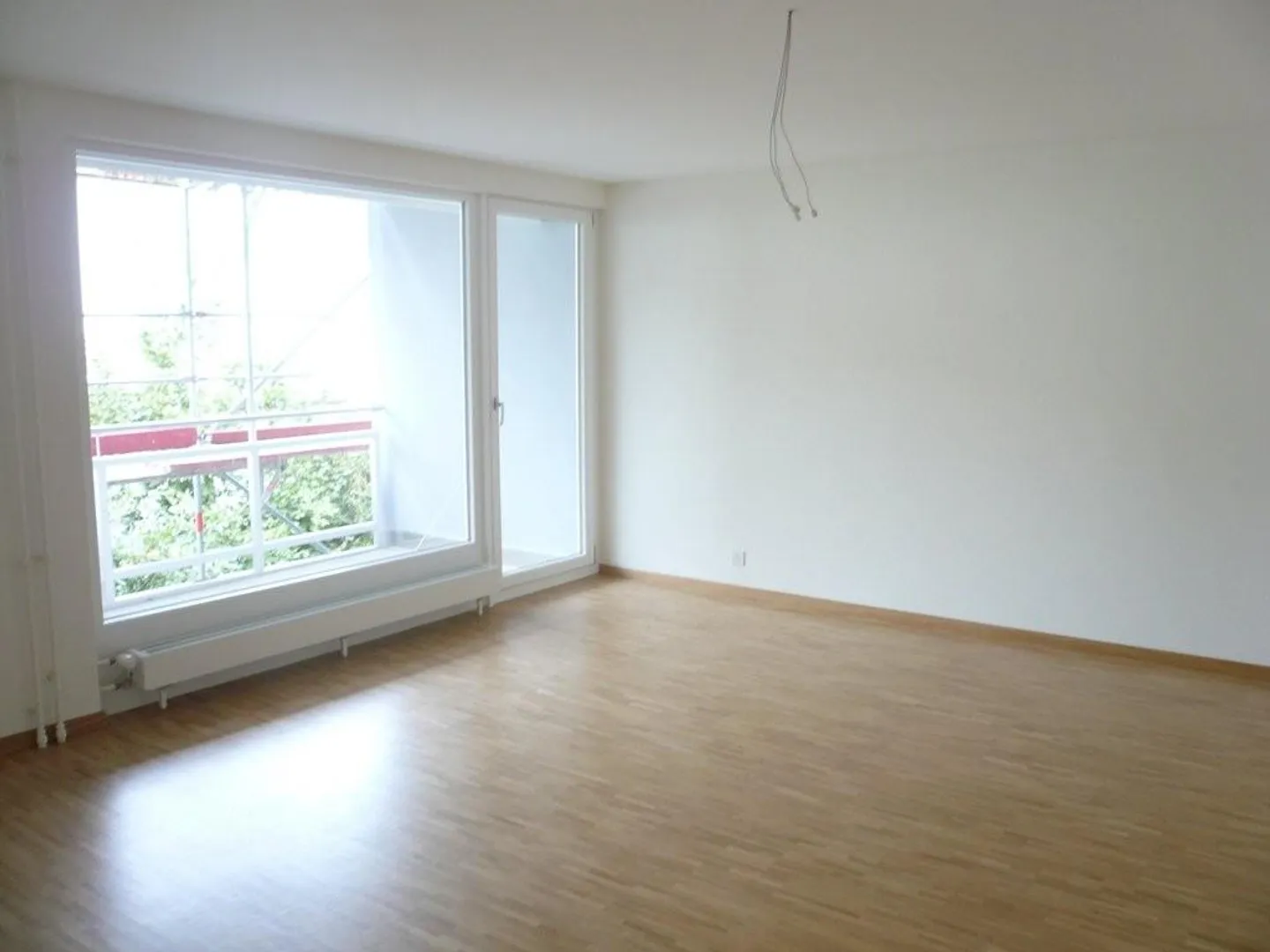 RENT WITHOUT DEPOSIT - Living centrally yet in greenery - Photo 4 of 6