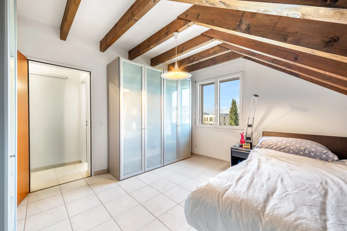 Gemütliche 4.5-Zimmer Dachwohnung mit viel Charme - Foto 4 di 13