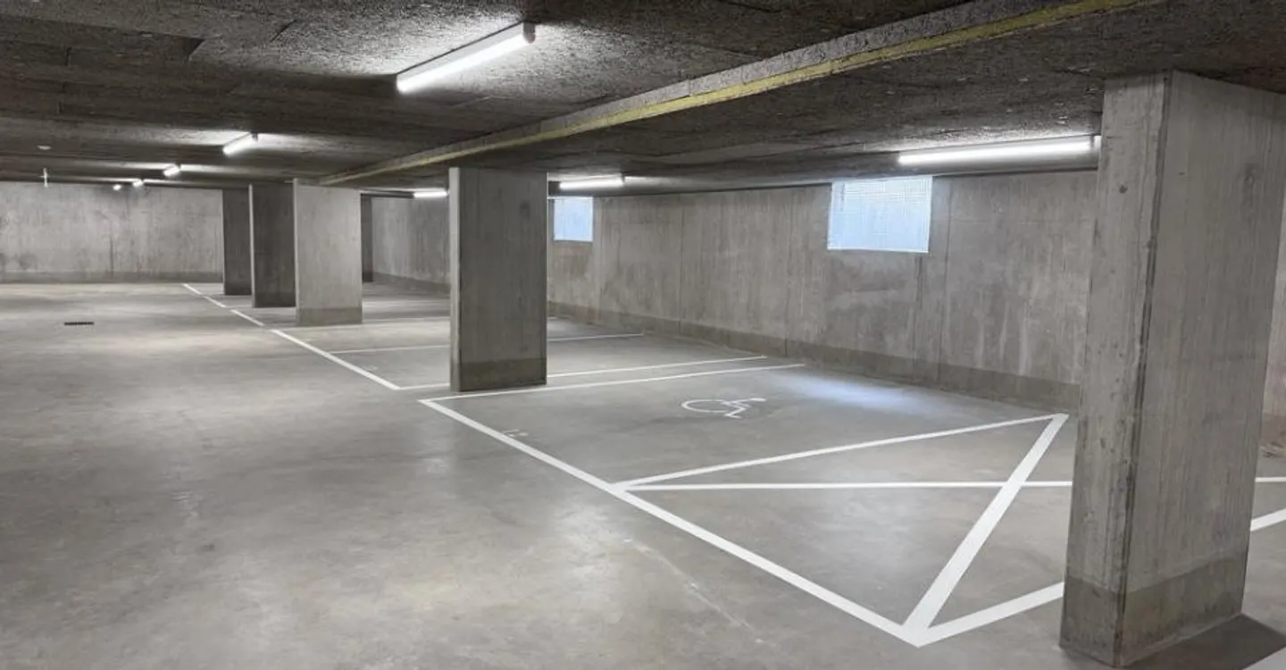 Place de Parking Souterraine Sécurisée - Photo 2 sur 2