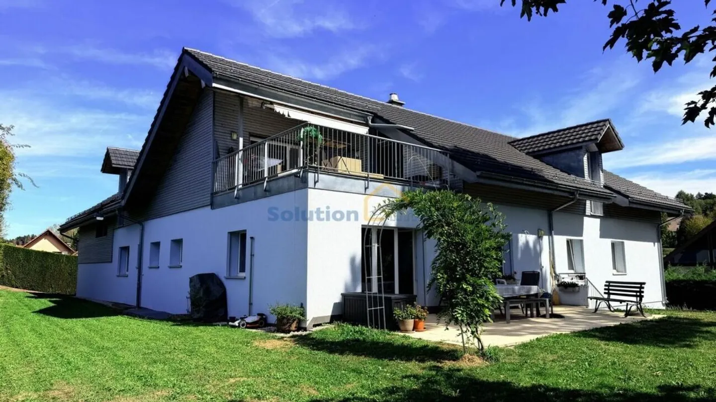 Charmantes Gebäude mit 3 Wohnungen und einem wunderschönen Garten - Foto 3 von 14