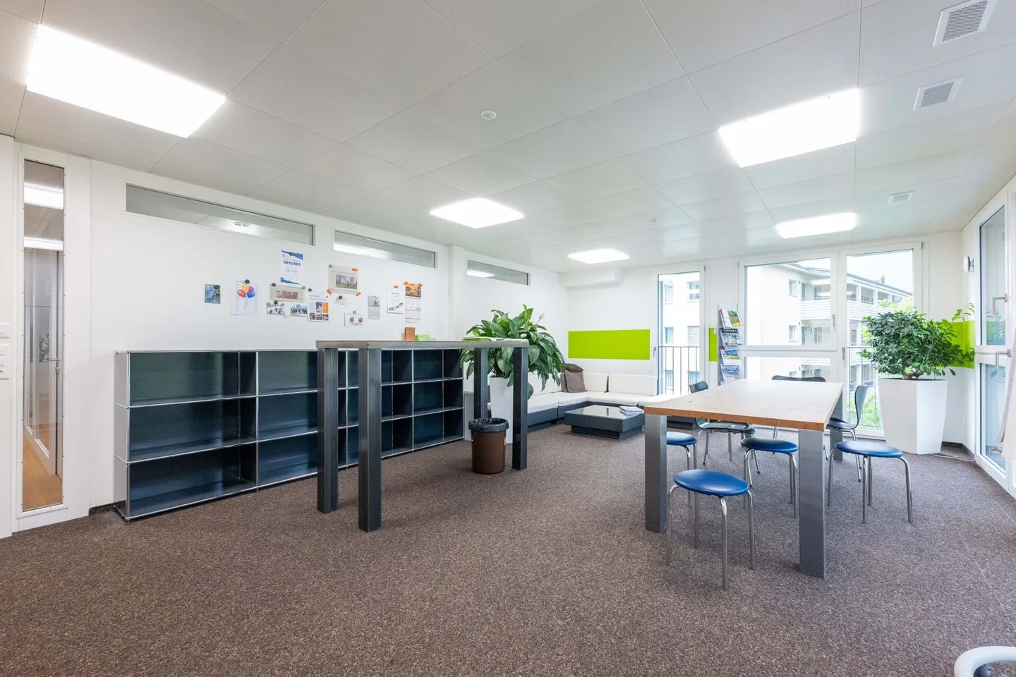 Bright and modern office or practice rooms in the heart of Brunnen - Photo 6 of 12
