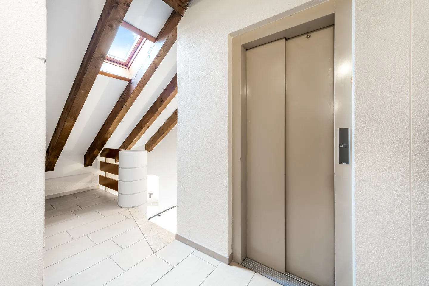 Gemütliche 4.5-Zimmer Dachwohnung mit viel Charme - Foto 10 di 13