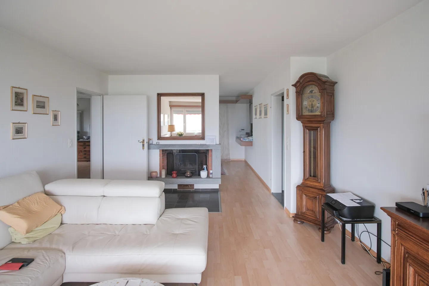 Appartement lumineux de 5 pièces avec vue sur la Limmat à Oberengstringen - Photo 2 sur 5