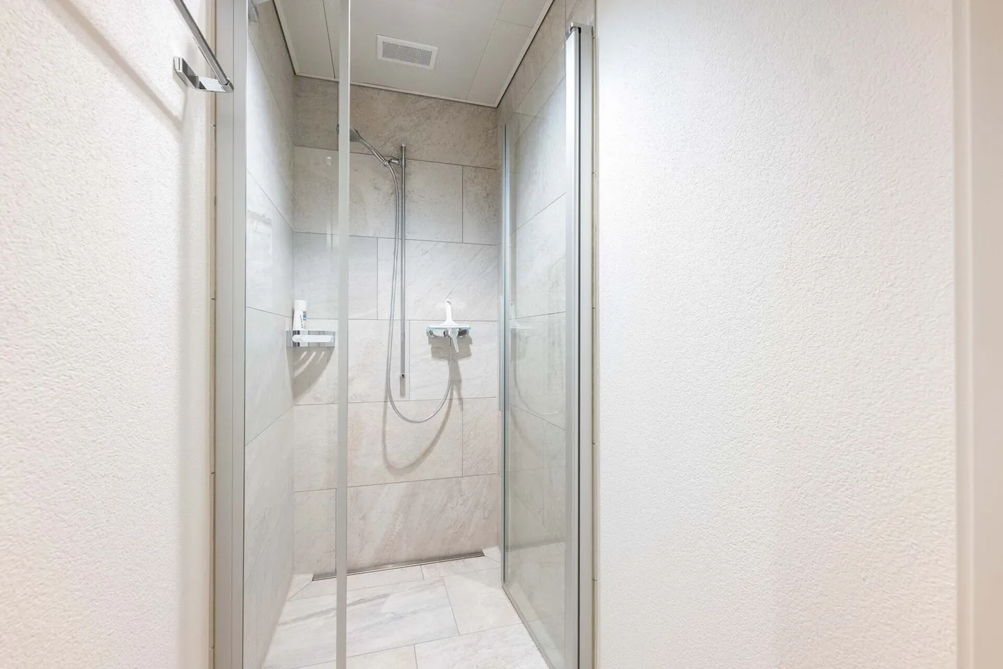 Bright and modern office or practice rooms in the heart of Brunnen - Photo 10 of 12