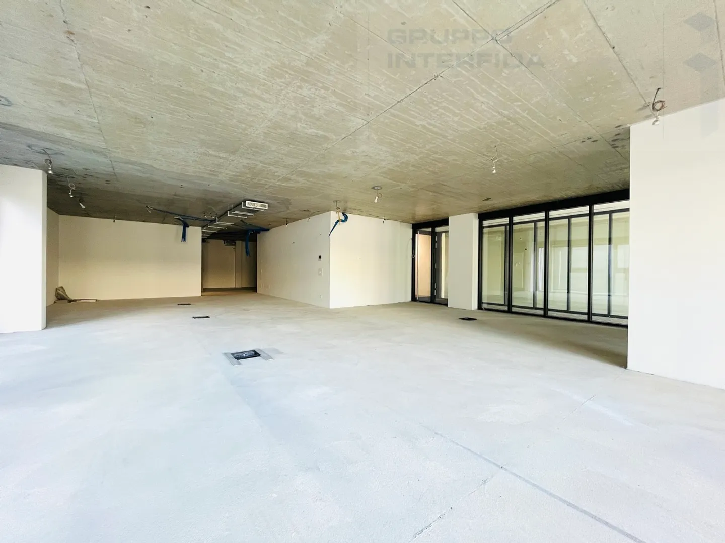 MODERN OPEN SPACE OFFICE - Photo 4 of 7
