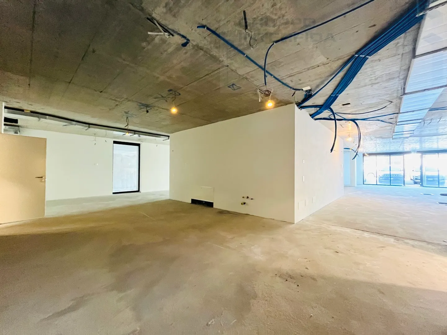 MODERN OPEN SPACE OFFICE - Photo 5 of 7
