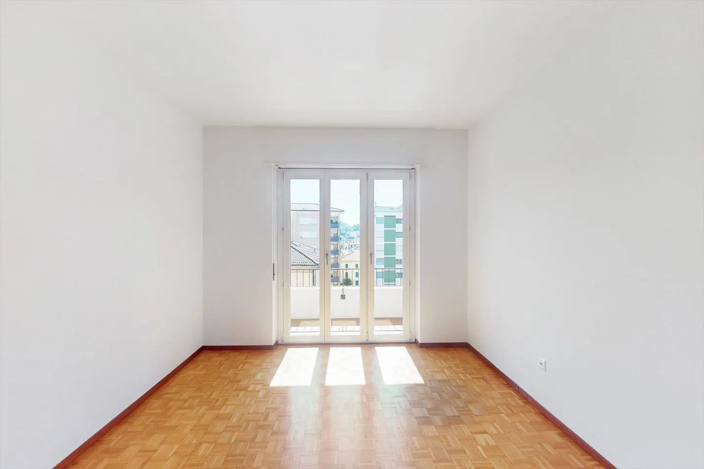 Vivi il comfort di un appartamento di 4.5 stanze, pronto per essere abitato - Foto 2 di 11
