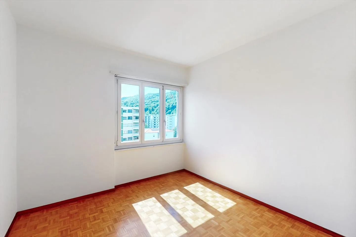 Vivi il comfort di un appartamento di 4.5 stanze, pronto per essere abitato - Foto 5 di 11