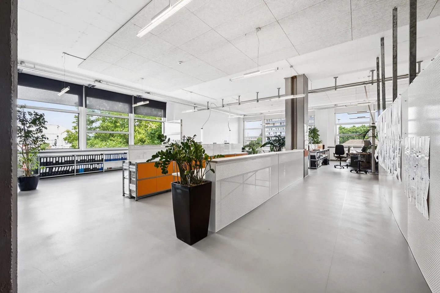 Bezugsbereite Büros mit überhohen Räumen  Arbeiten direkt am Rhein - Foto 4 von 11