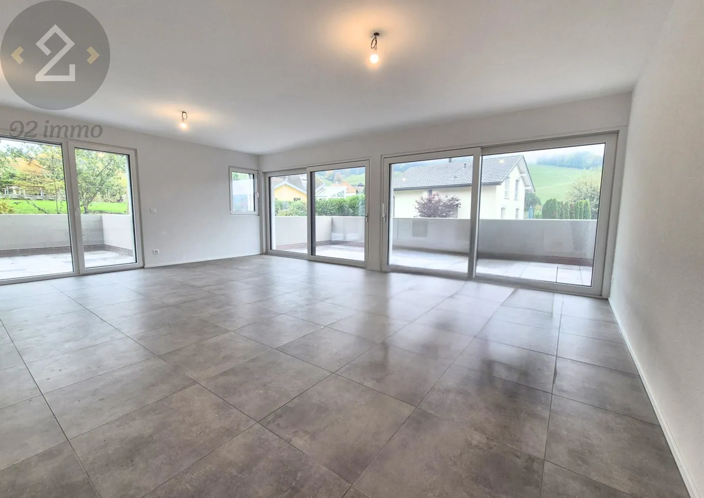 NEUF Local commercial / Cabinet à LOUER à Treyvaux - Photo 1 sur 12