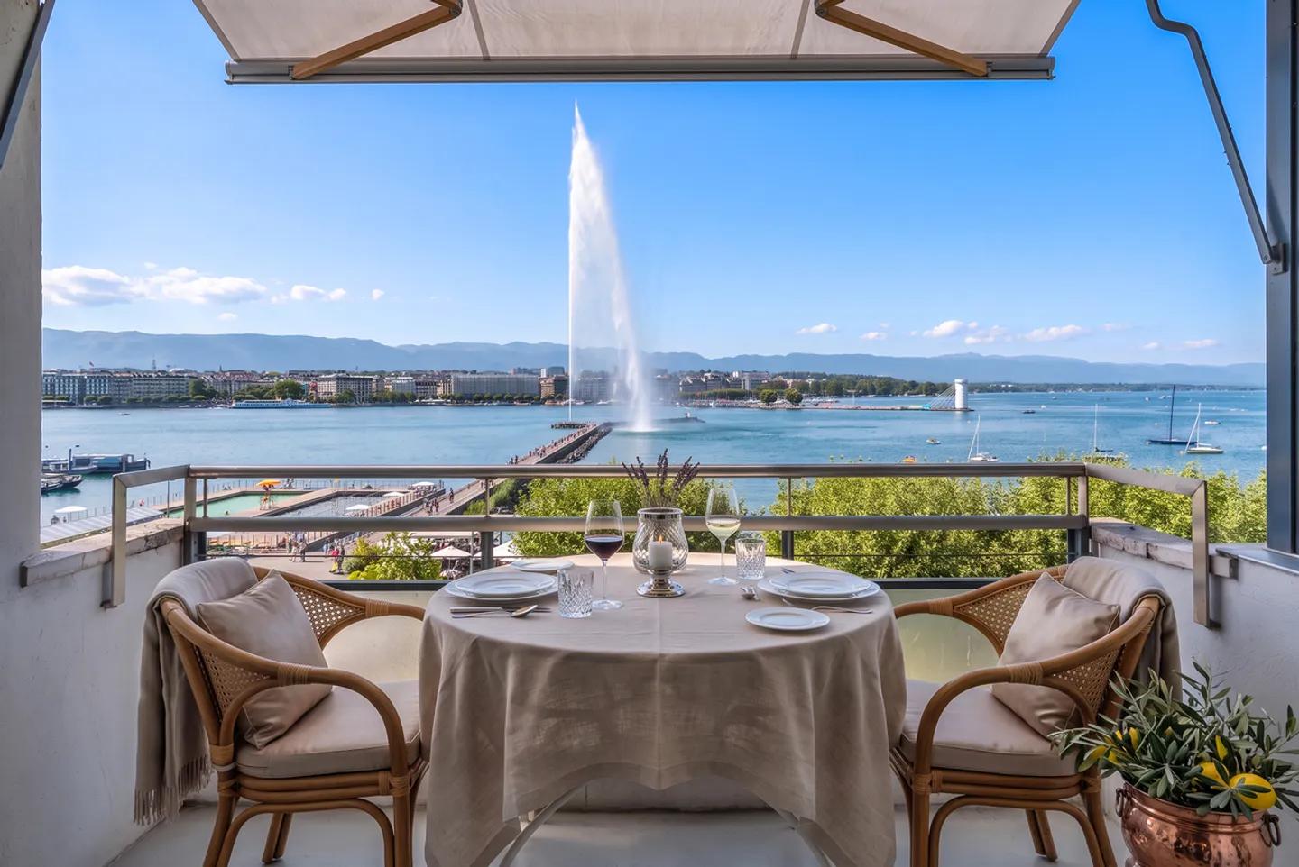 Opportunité exclusive face au Jet d'Eau – Vue imprenable sur le lac - Photo 1 of 10