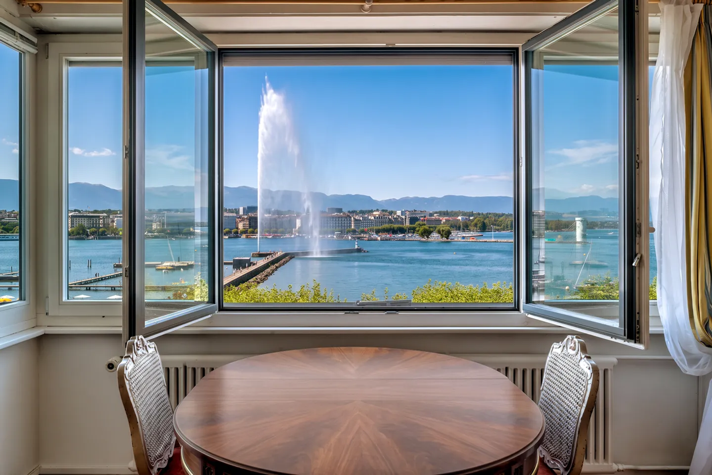 Opportunité exclusive face au Jet d'Eau – Vue imprenable sur le lac - Photo 4 of 10