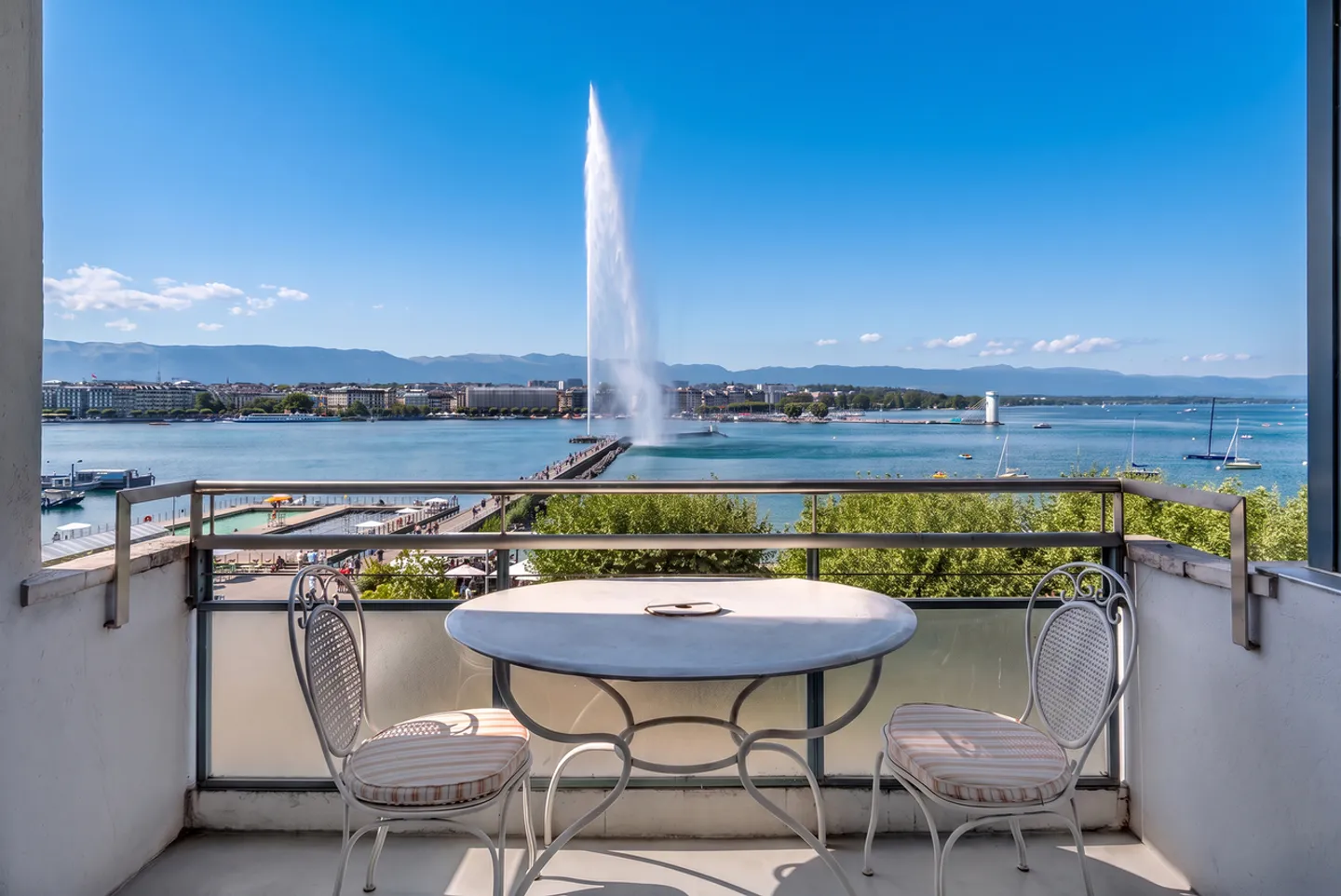 Opportunité exclusive face au Jet d'Eau – Vue imprenable sur le lac - Photo 10 of 10