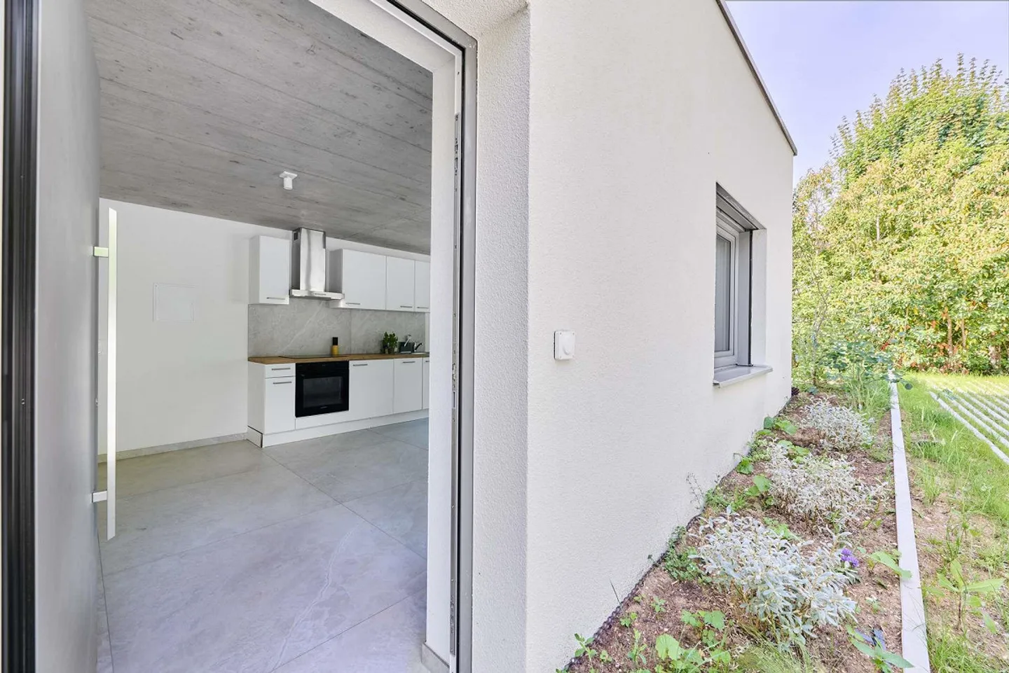 Exclusive 7-room villa with infinity pool and 2-room apartment - Photo 12 of 15