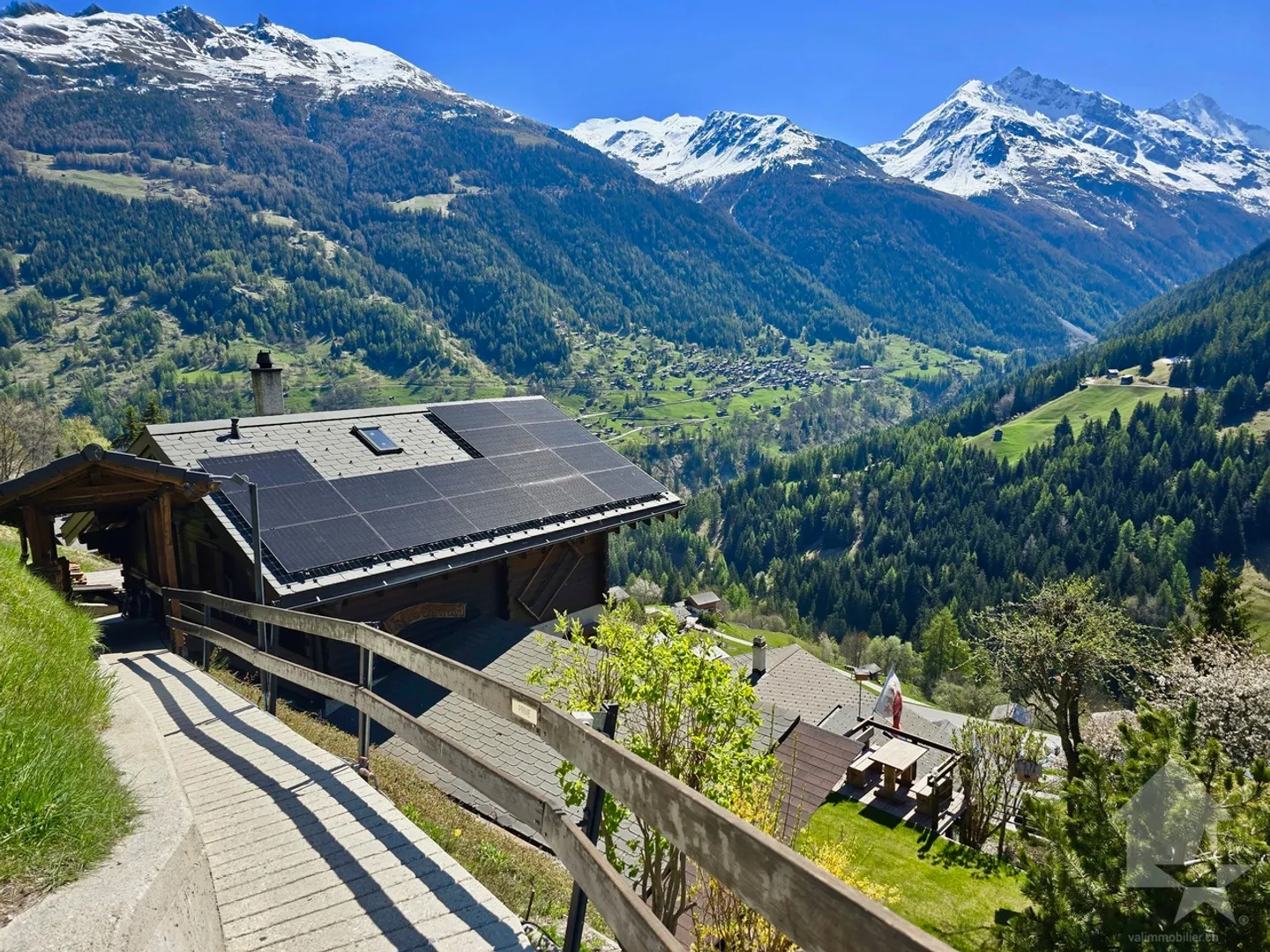 Magnifique chalet avec 2 places de parc extérieures - Photo 15 sur 35