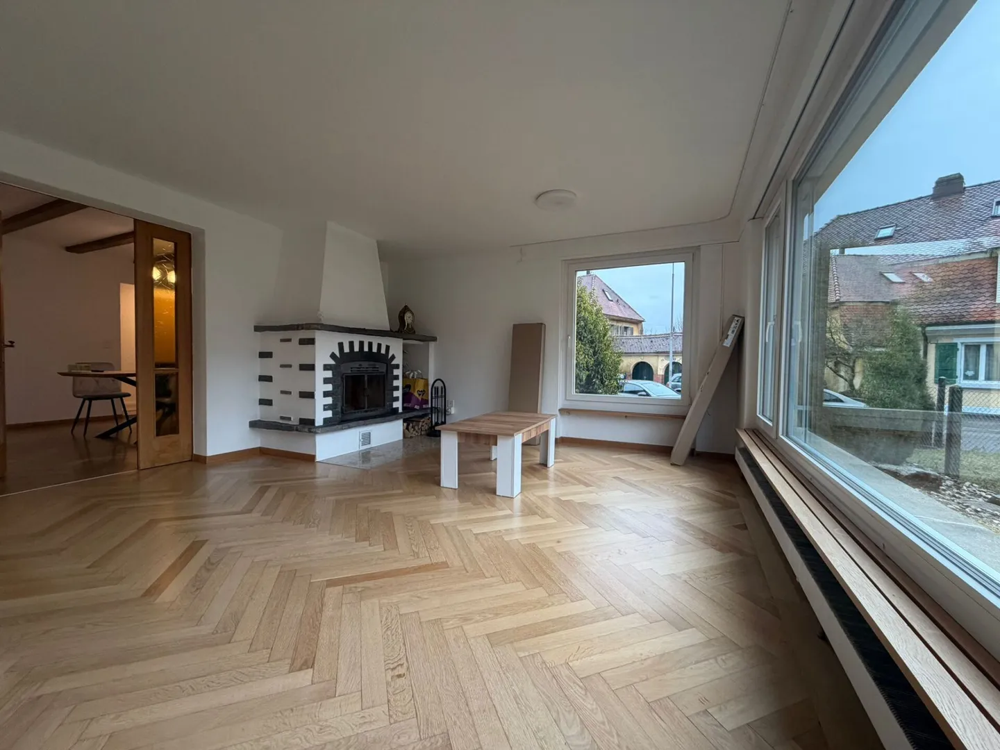 Luminoso appartamento al piano terra di 4½ locali con 137 m² e area salotto coperta - Foto 1 di 16