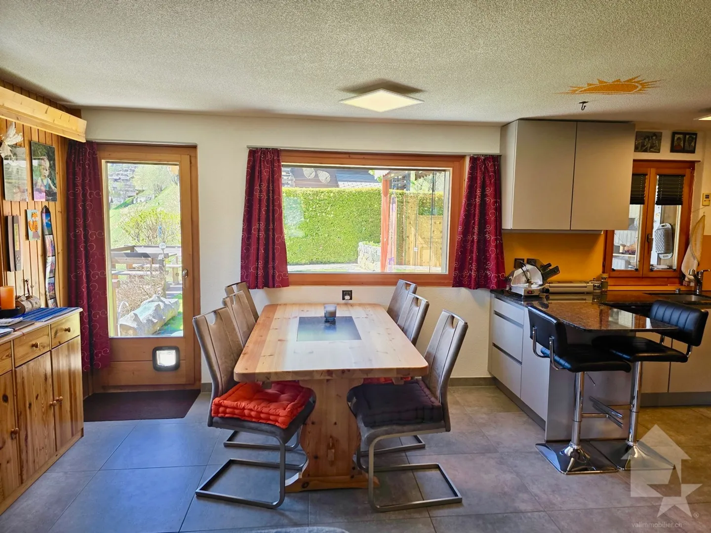 Magnifique chalet avec 2 places de parc extérieures - Photo 23 sur 35