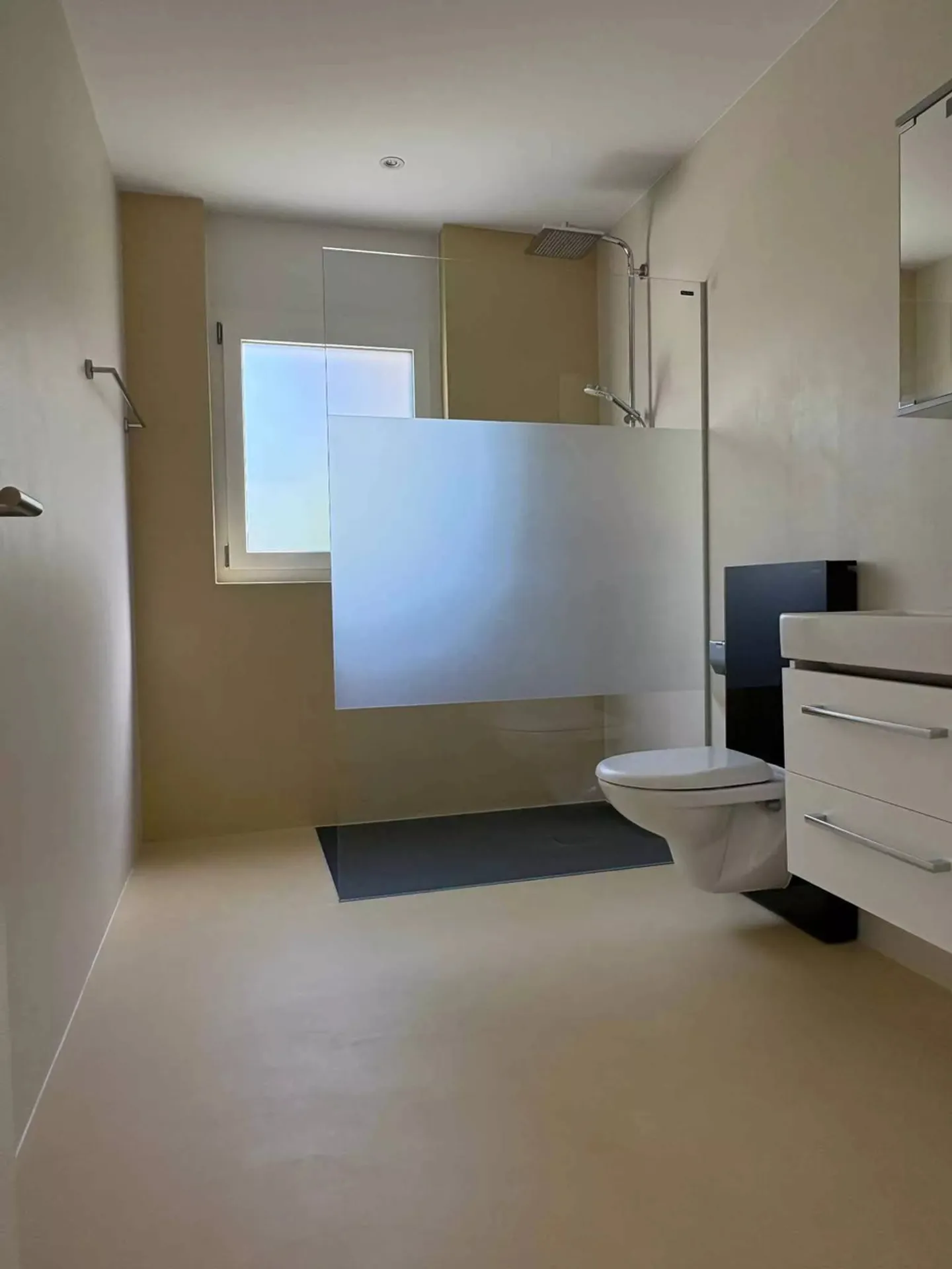 Appartamento di 3.5 locali al piano terra con vista mozzafiato sulle montagne - Foto 5 di 11