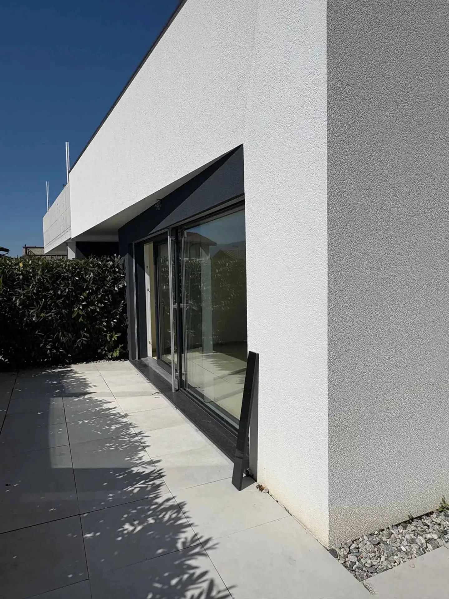 Appartamento di 3.5 locali al piano terra con vista mozzafiato sulle montagne - Foto 7 di 11