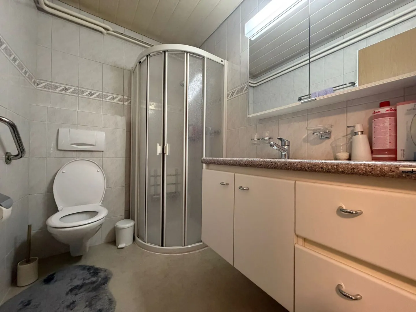 Luminoso appartamento al piano terra di 4½ locali con 137 m² e area salotto coperta - Foto 8 di 16