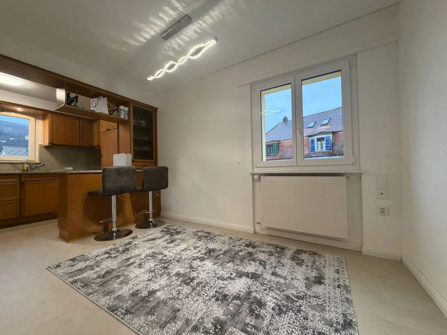 Luminoso appartamento al piano terra di 4½ locali con 137 m² e area salotto coperta - Foto 10 di 16