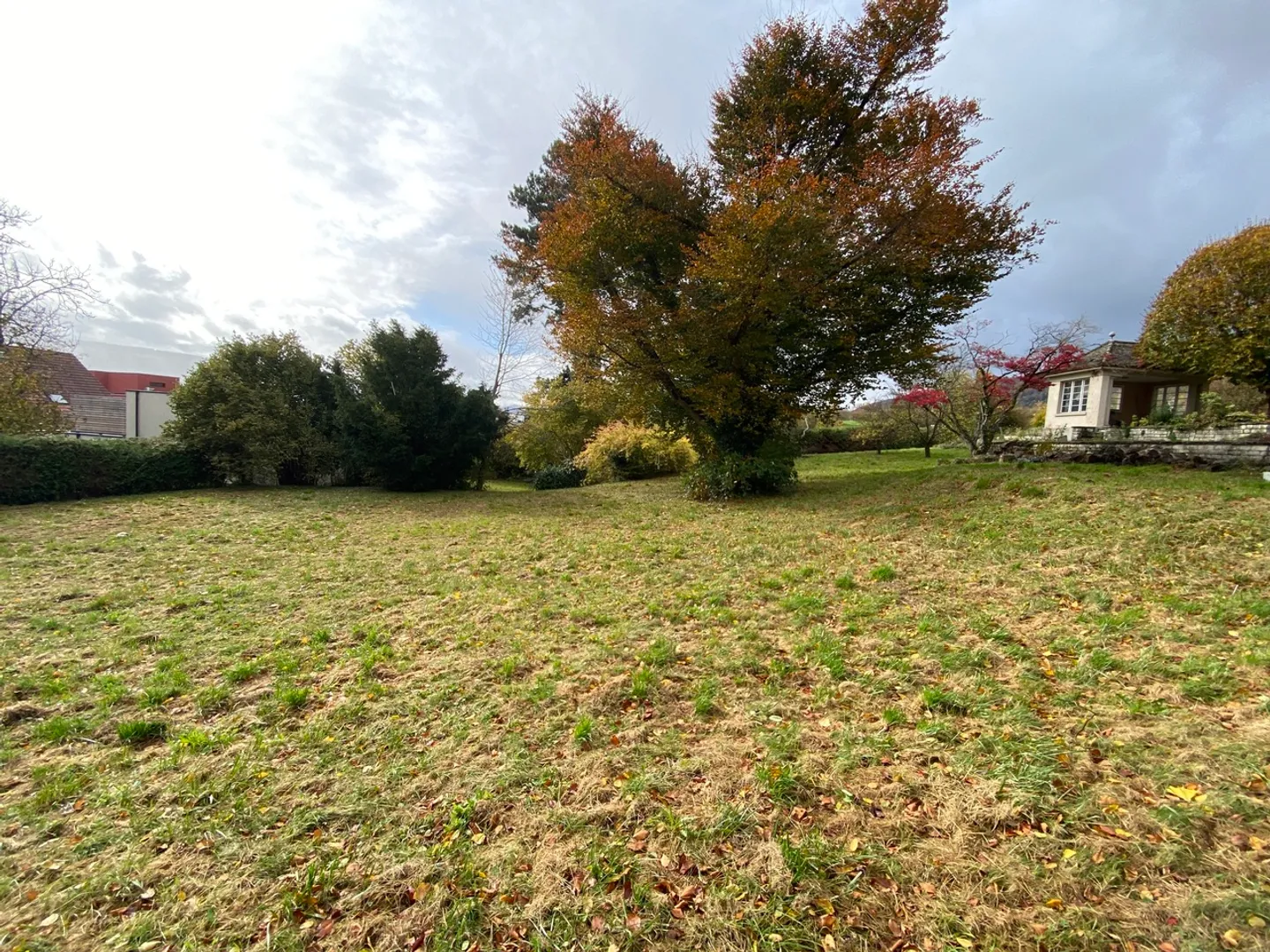 Terrain de 1'966 m2 idéalement situé dans un quartier résidentiel  - Photo 5 sur 6