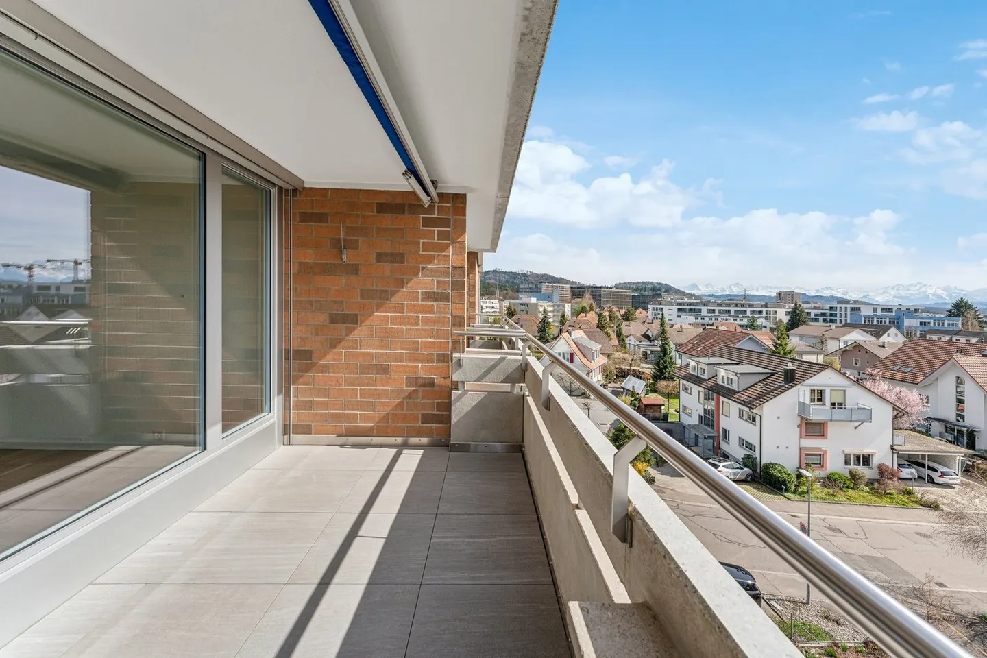 Appartement 3.5 pièces au standard de propriété - Photo 1 sur 7
