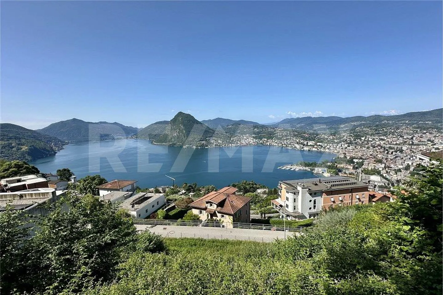 Opportunité Rara à Aldesago – Terrain à Bâtir avec Vue Éblouissante - Photo 3 sur 11