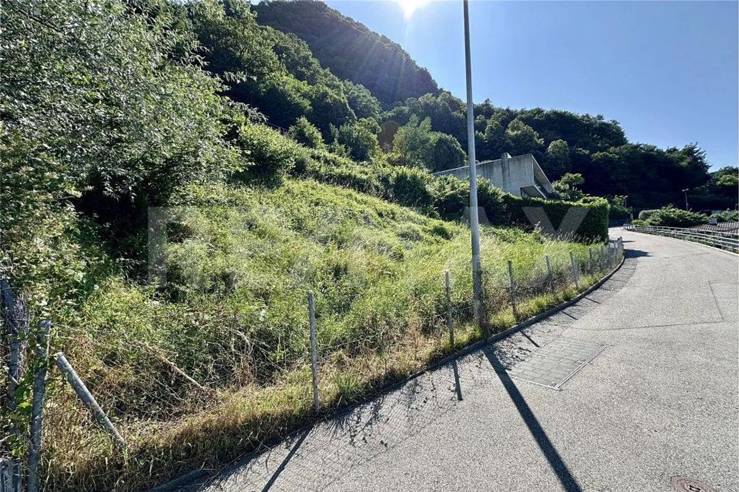 Opportunité Rara à Aldesago – Terrain à Bâtir avec Vue Éblouissante - Photo 4 sur 11