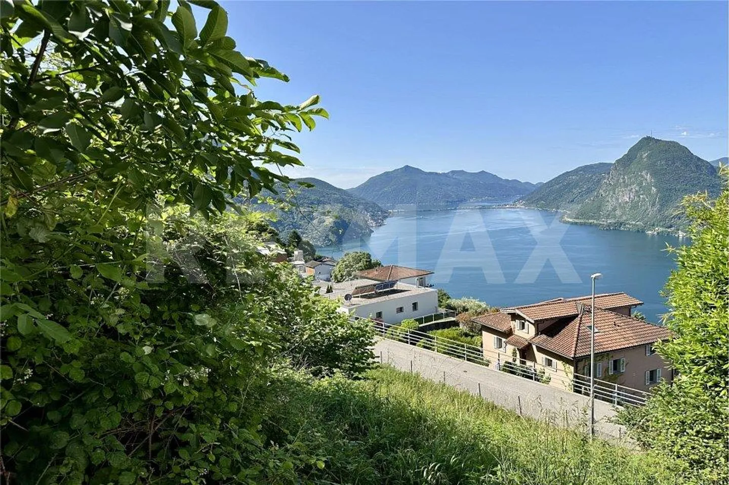Opportunité Rara à Aldesago – Terrain à Bâtir avec Vue Éblouissante - Photo 10 sur 11