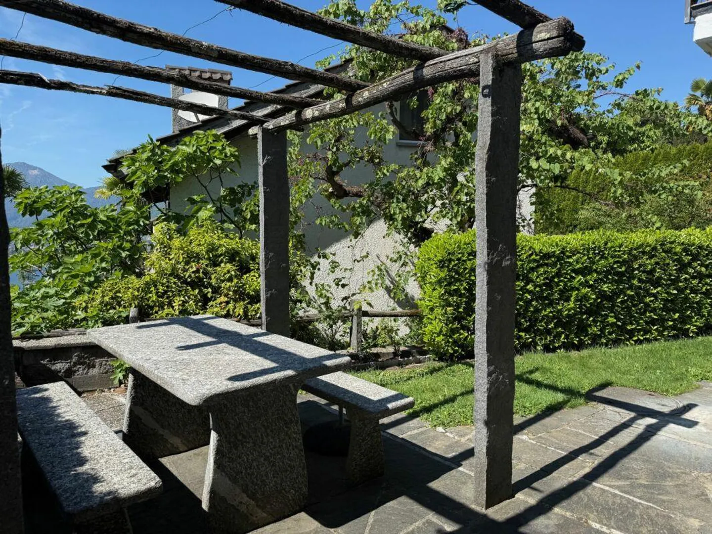 Casa angolare con bella vista sul lago - Foto 3 di 9