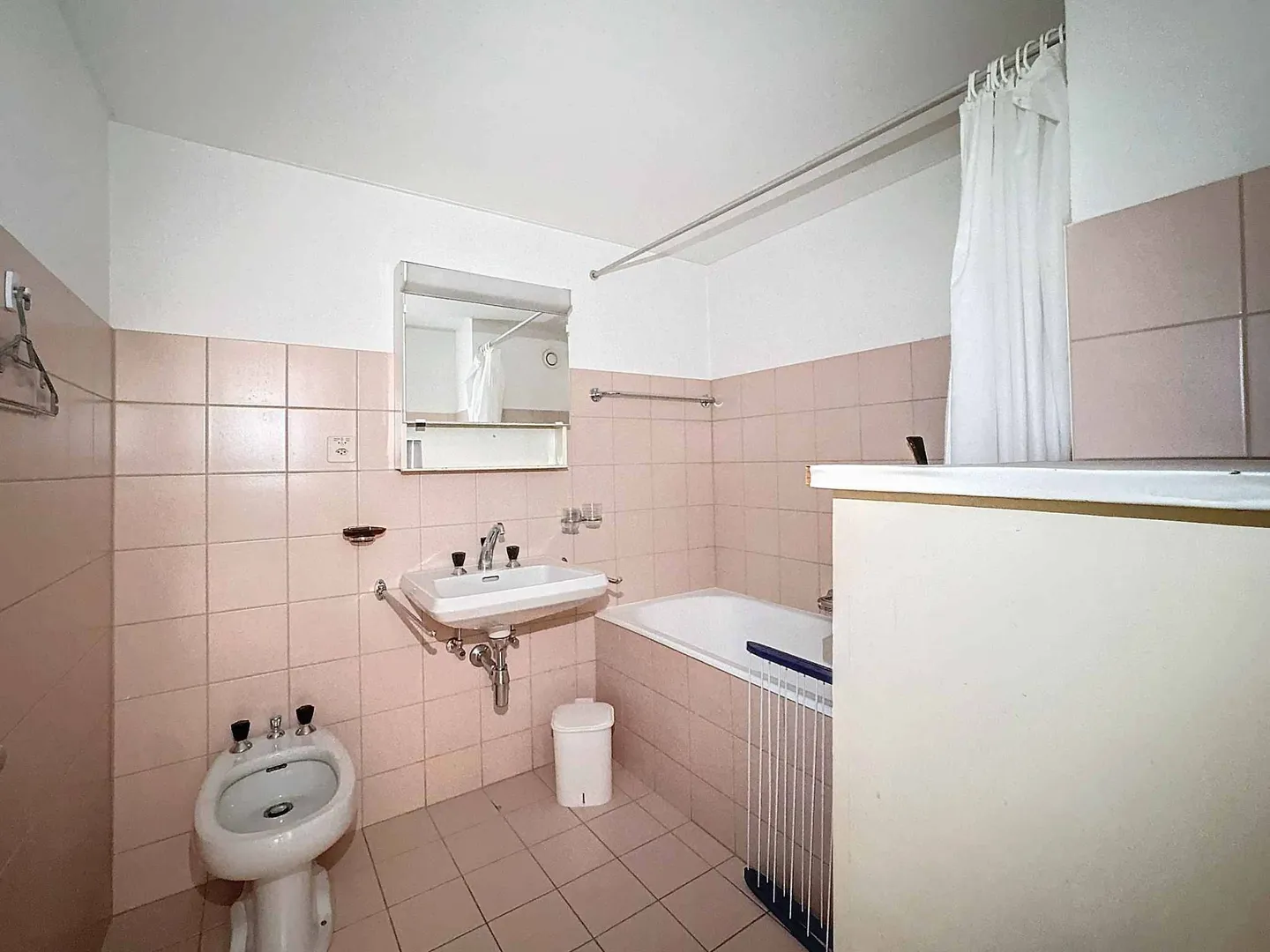 ESCLUSIVITÀ - APPARTAMENTO DI 3,5 LOCALI - Foto 8 di 10