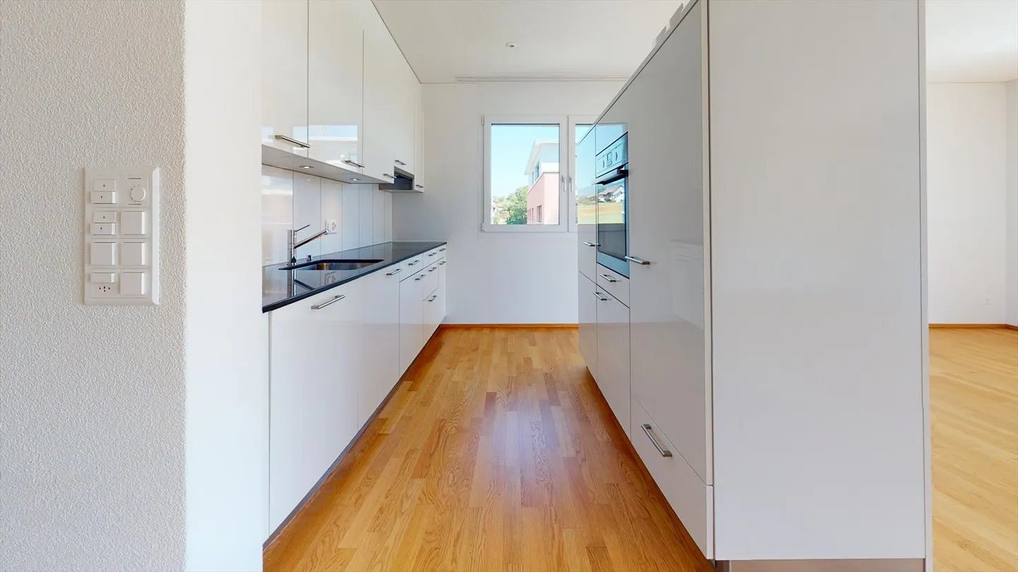 Appartement penthouse spacieux dans un emplacement calme cherche nouveau locataire - Photo 2 sur 12