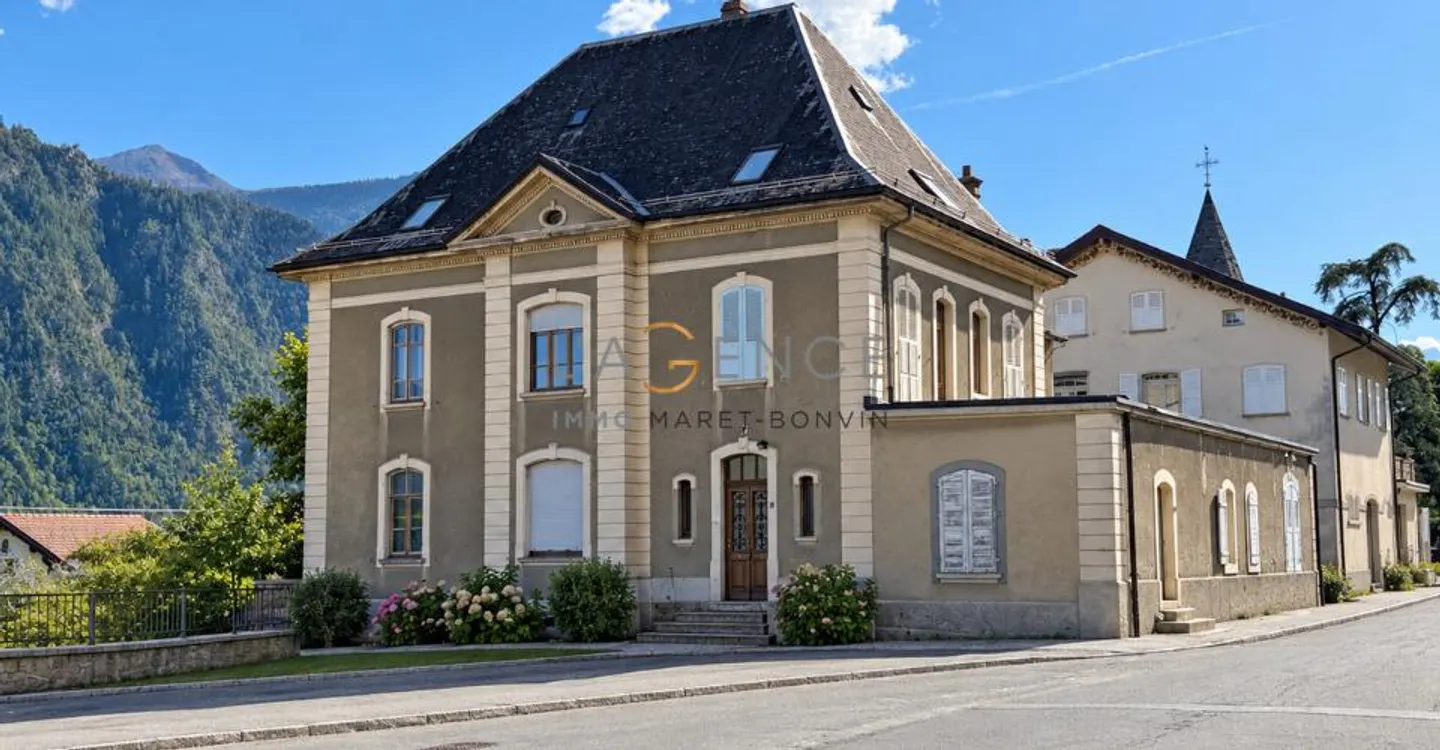 THE MANOR – SAINT-PIERRE-DE-CLAGES - Photo 1 of 2