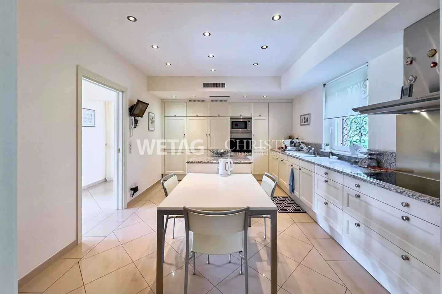 À vendre à Lugano-Manno élégante villa avec piscine, grand jardin... - Photo 7 sur 13